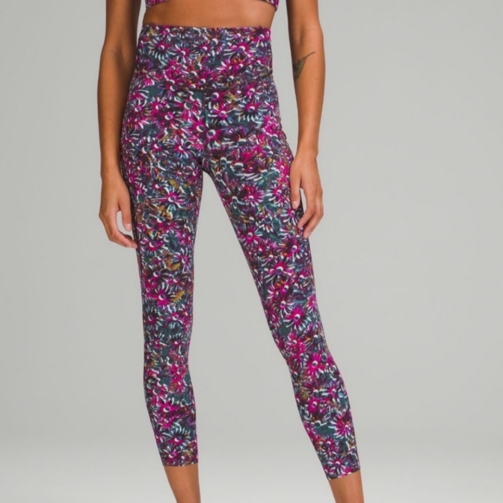 Lululemon floral electric running leggings size 14 no tags never worn